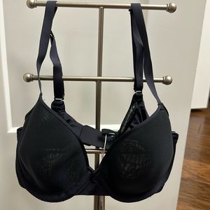 Skims weightless Demi bra. Brand new.